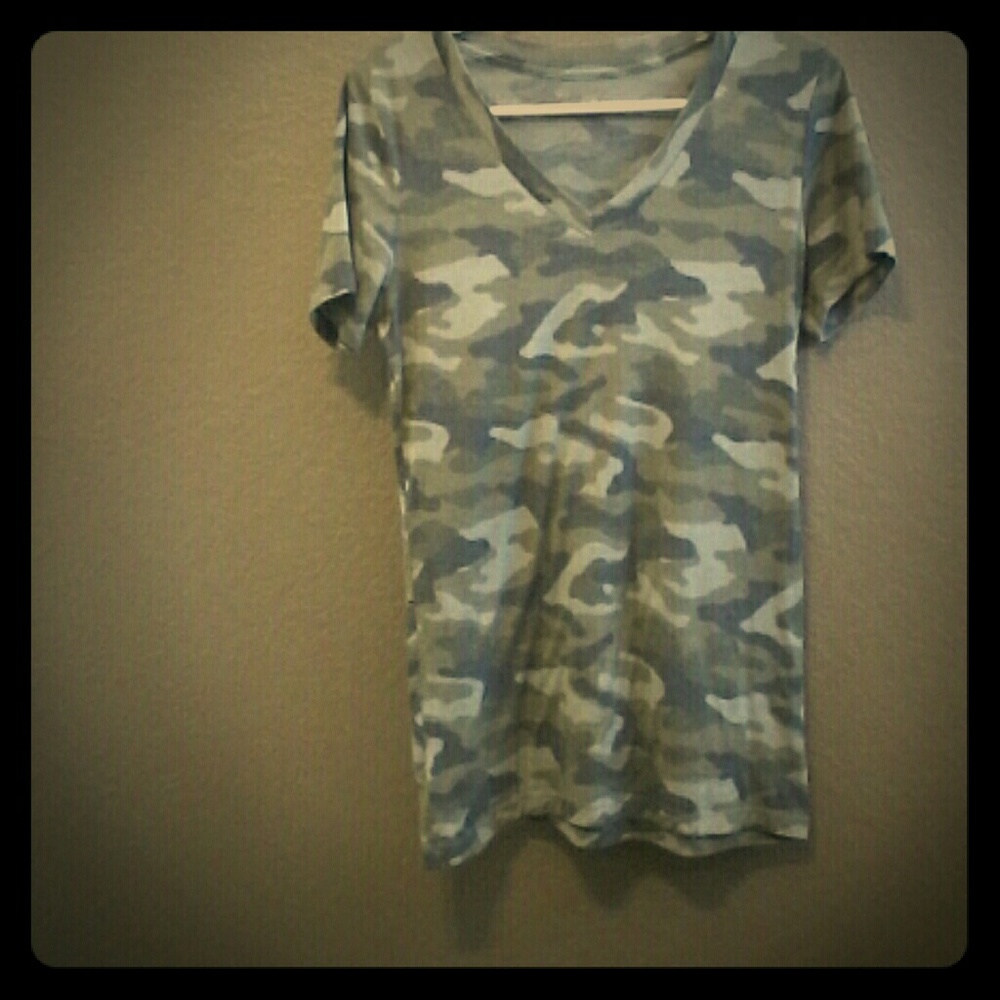 Camo tee